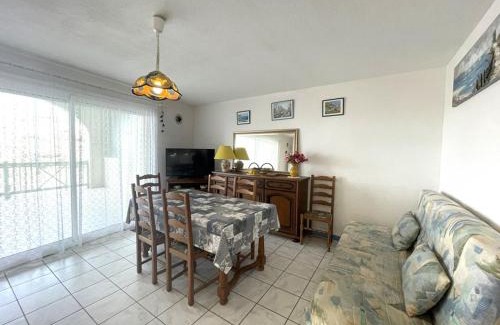 Vieux-Boucau-les-Bains Apartment | T2 cabine 6 pers, terrasse, parking, animaux acceptés - FR-1-379-141