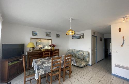 Vieux-Boucau-les-Bains Apartment | T2 cabine 6 pers, terrasse, parking, animaux acceptés - FR-1-379-141
