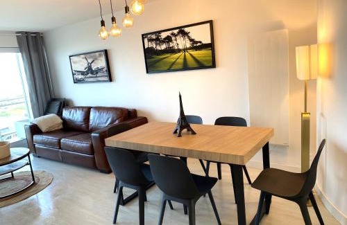 Le Touquet-Paris-Plage Apartment | T2 cabine traversant vue front de mer Le Touquet Paris-Plage