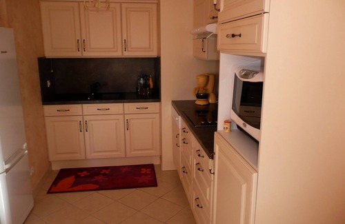 Les Sables d'Olonne Apartment | T2 classified 3*-46m2 quiet and secure-Large garage-sea at 10mn.walk-station at 400m