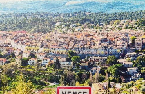 Vence Apartment | T2 clim piscine tout équipé au calme