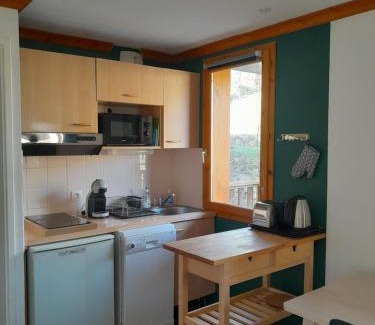 Besse-et-Saint-Anastaise Apartment | T2 confortable - Piscine chauffée - Super Besse
