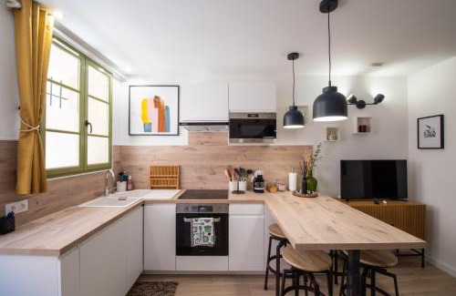 Martigues Apartment | T2 cosy et climatisé au cœur de la ville - La Golondrina