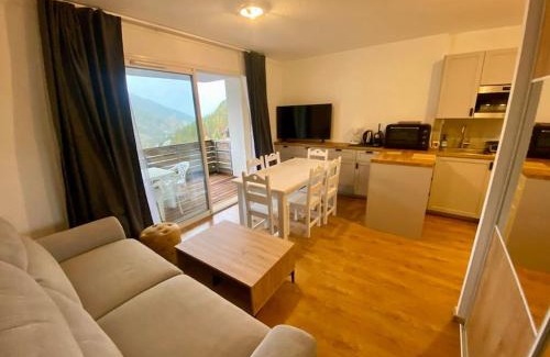 Allos Apartment | T2 cosy, vue montagne et village
