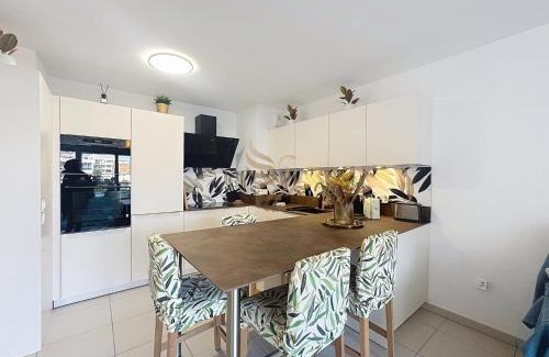 Frejus Plage Apartment | T2 Evasion Azur, 4p, sea view, terrace, parking