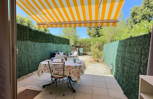 Les Bormettes Apartment | T2 garden level refurbished