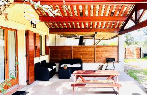 Aubagne Apartment | T2 indépendant en Rez-de-Villa avec parking, barbecue & aire de jeux pour enfants