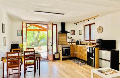 Aubagne Apartment | T2 indépendant en Rez-de-Villa avec parking, barbecue & aire de jeux pour enfants