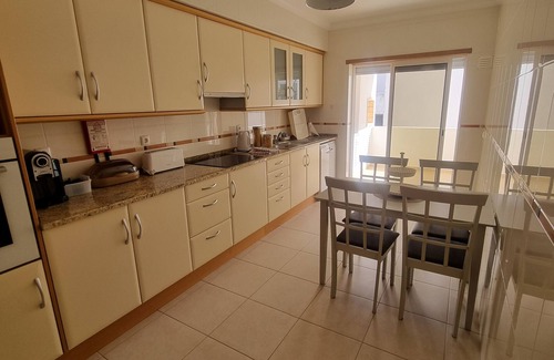 Cavacos Apartment | T2 INFANTE MODERNO WI-FI GARAGEM 50 M PRAIA