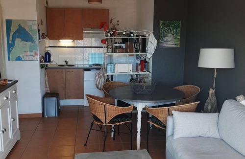 Gujan-Mestras Apartment | T2 La Hume near port and beach. Bordeaux/Arcachon TER station 100 m'away.
