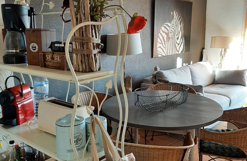 Gujan-Mestras Apartment | T2 La Hume near port and beach. Bordeaux/Arcachon TER station 100 m'away.