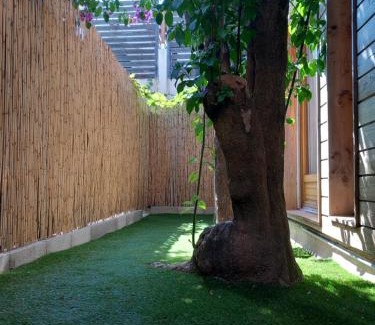 Gigean Apartment | T2 rdc calme, ensoleillé et fleurie