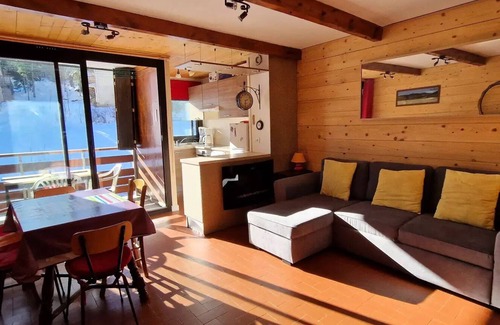 Le Sauze Apartment | T2 residence la CBU facing the slopes