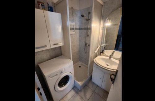 Decines-Charpieu Apartment | T2 top floor with balcony - Stadium-Arena-Eurexpo