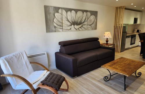 Saint-Bonnet-en-Champsaur Apartment | T3 apartment with garden near the center
