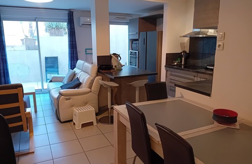 La Farlede Apartment | T3 apartment in town center, supermarkets 100 m. ideal couple 2 children