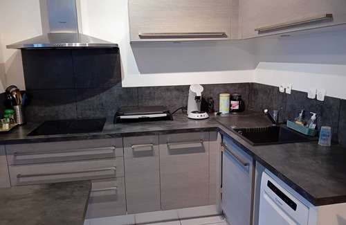 La Farlede Apartment | T3 apartment in town center, supermarkets 100 m. ideal couple 2 children
