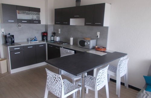 Port-la-Nouvelle Apartment | T3 apartment with air-conditioning on the seafront, completely refurbished and newly equipped.