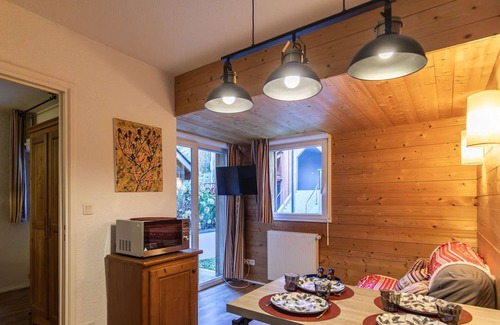Cauterets Apartment | T3 Apartment with Terrace, Garden, and Pools in Cauterets