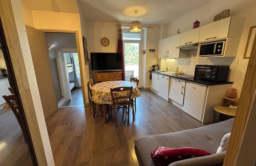 Mont-Dore Apartment | T3 APARTMENT WITH TERRACE OVERLOOKING THE SANCY - CURES OR VACATION -