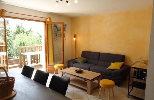 Embrun Apartment | T3 au Plan d’eau d’Embrun avec Garage et Terrasse