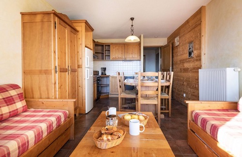 Les Eucherts Condo | T3 + cabine avec accès direct aux pistes | Piscine