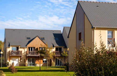 Saint-Briac-sur-Mer Condo | T3 confortable | En bord du mer + espace bien-être