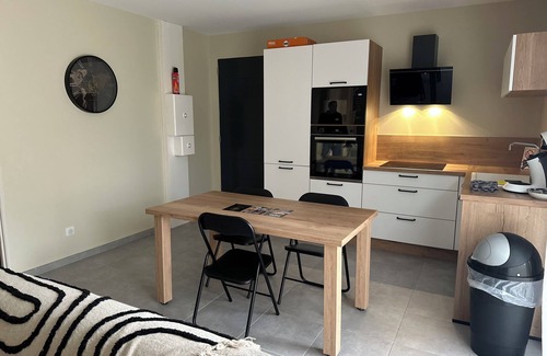 Saint-Mitre-les-Remparts House | T3 HOUSE in a pleasant village