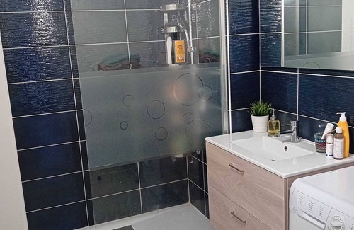 Saint-Priest Apartment | T3 recent charming hypercentre 10 min Eurexpo, bus and streetcar nearby