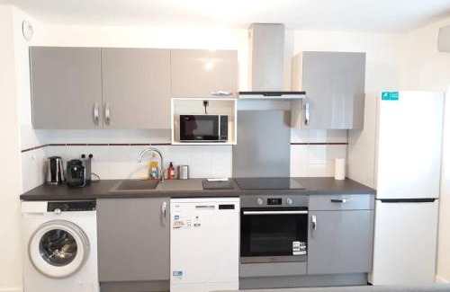 Toulouse North Apartment | T3 Spacieux, Renové en 2020 -Pkg-métro