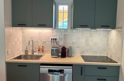 Giens Apartment | T3 Waterfront sea view + heated pool + air conditioning + private beach