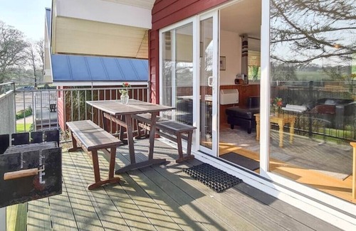 Fivelanes Ski Chalet | Ta Mill Meadowview Chalet 2 in a Stunning Retreat