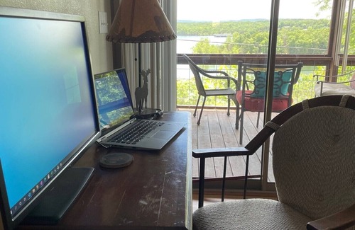 Cassville Cottage | Table Rock Lake Big M Marina close to Eagle Rock