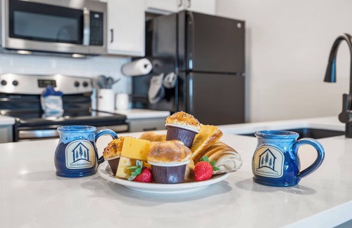 Kimberling City Condo | Table Rock Shoreline Steps Away, Newly Renovated Condo, Community Pool!