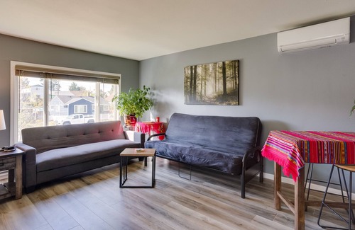 Hilltop House | Tacoma Home w/ Covered Patio & Fire Pit!