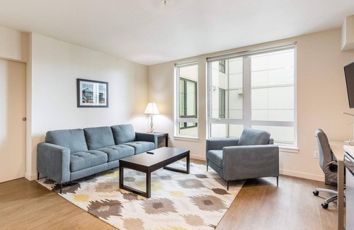 Hilltop Apartment | Tacoma Lux Modern Suite|2BR 1BA Fit for Long Stay