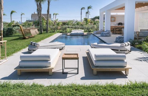 Tingaki Villa | Taf Boutique Beachfront 2 bedroom Villa