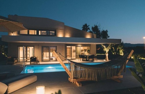 Tingaki Villa | Taf Boutique Beachfront 3 bedroom villa