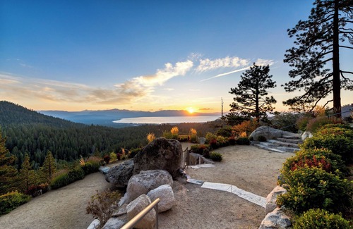 Tahoe Village House | Tahoe Blue Estate Luxury Retreat LUXE5