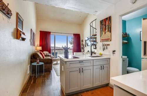Truckee Condo | Tahoe Donner Lodge, Lofted King Studio #228