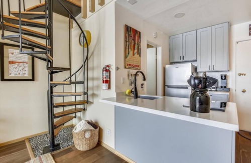 Truckee Condo | Tahoe Donner Lodge, Lofted King Studio #228