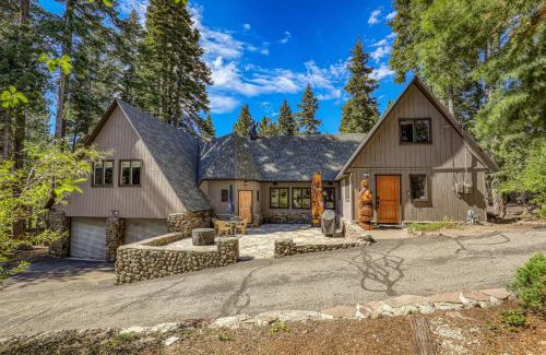 Carnelian Woods House | Tahoe Dreamer by Tahoe Getaways - Pet Friendly 4 BR Gated Home w Fenced Yard, Game Room & Walk to Lake!