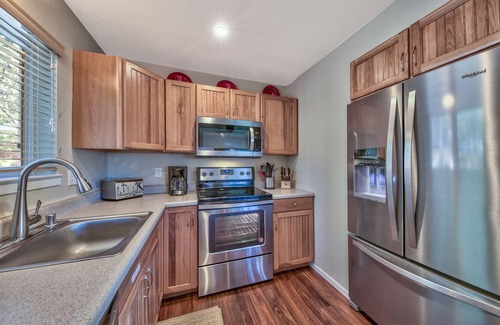 Al Tahoe House | Tahoe Retreat on the Meadow-Hot Tub, Views, A/C