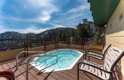 Tahoe Village Apartment | Tahoe Ridge - Kitchen + Fireplace + Hot Tub + Pool