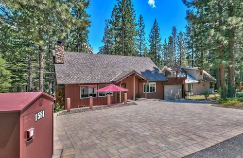 Country Club Estates Cabin | Tahoe Townie - Cozy Cabin in South Lake Tahoe!