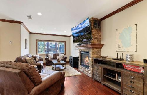 South Lake Tahoe House | Tahoe Woods Villa - Walk to Beach and Gondola - Heavenly Ski