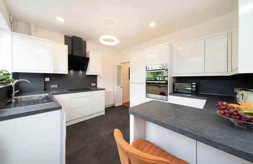 Broughty Ferry Ski Chalet | Taigh Tatha - stylish 3 bed home
