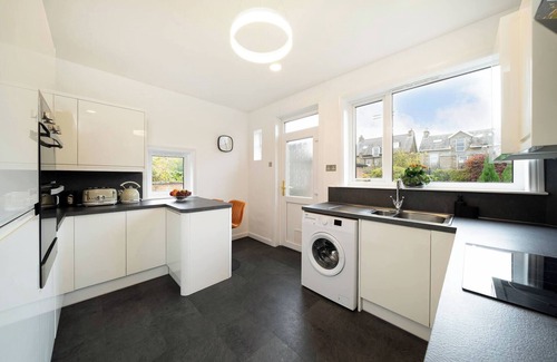 Broughty Ferry Ski Chalet | Taigh Tatha - stylish 3 bed home