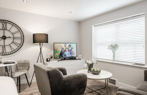 Cambridge Apartment | Tailored Stays - Central Cambridge Studios, Free Parking