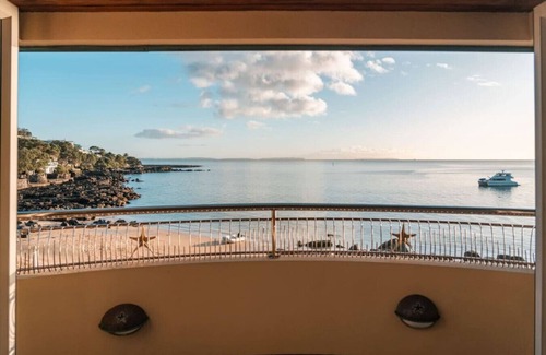 Takapuna House | Takapuna Beachfront w/Stunning Views